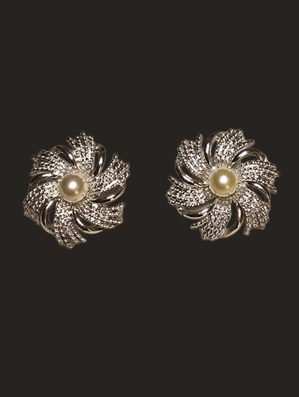 Sarah Coventry Vintage "Silvery Sunburst" Clip On Earrings